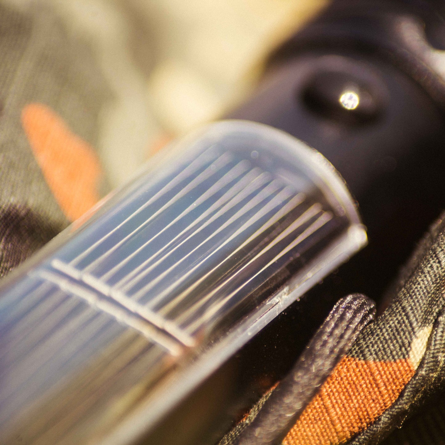 Lampe solaire Premium 600 lumens - S'allume en chargeant le soleil - Alimenté par l'énergie solaire