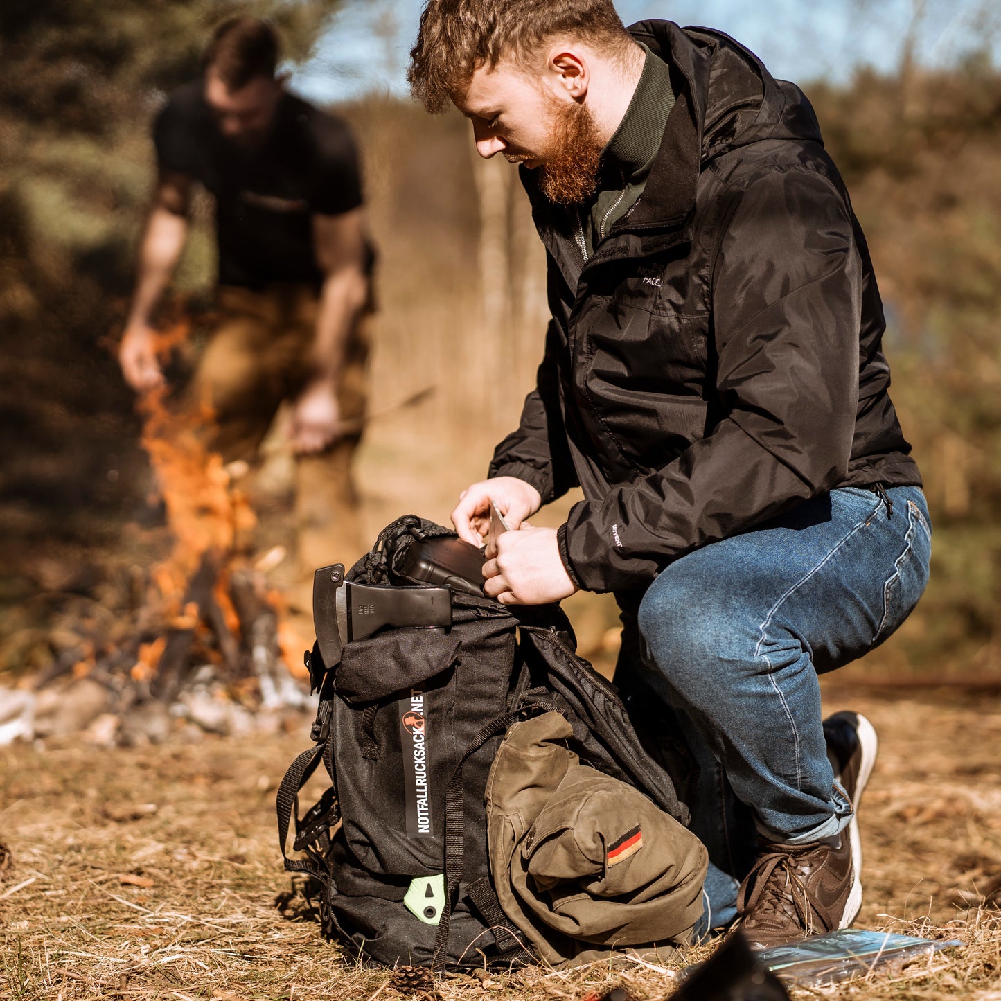 Escape backpack basic filled - including food, sleeping, first aid -