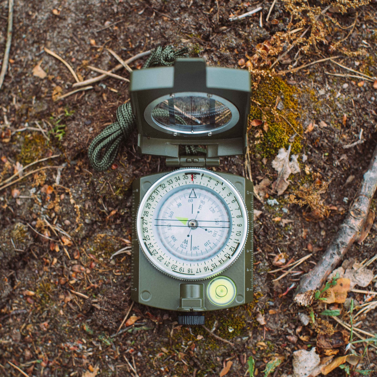 Military compass with metal body